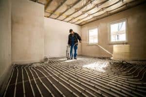 Fußboden-Flächenheizungen bieten mehr Komfort und sparen Energie, wenn sie richtig geplant und ausgelegt sind. Foto: djd/Bauherren-Schutzbund