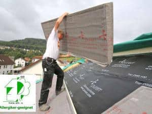 Leichtgewichte mit hoher Effizienz: Polyurethan-Hartschaumelemente sind einfach und sicher zu verarbeiten und zudem Allergiker-geeignet.Foto: djd/puren