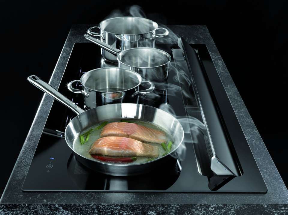 Flächen-Induktion mit integriertem Kochfeldabzug – Jetzt auf Immobilien
