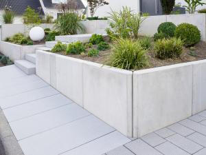 Moderne Gartengestaltung mit L-Steinen