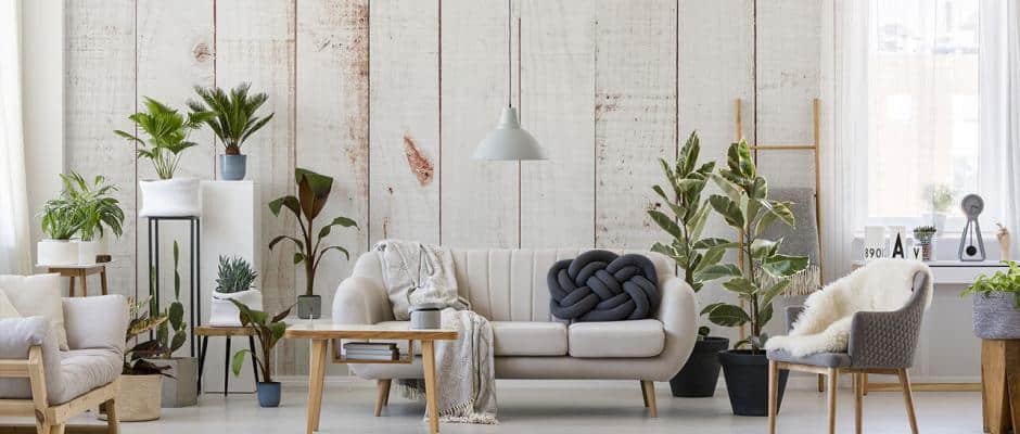 Helle Fototapete Holzwand im skandinavischen Wohnzimmer