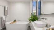 Modernes Badezimmer 2022